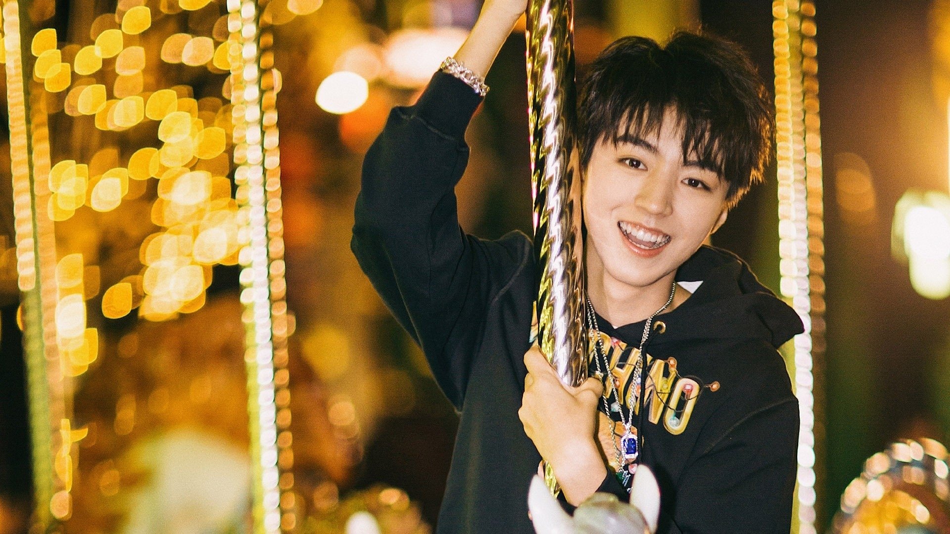 破落王座上,卡马文加扛起一座孤岛